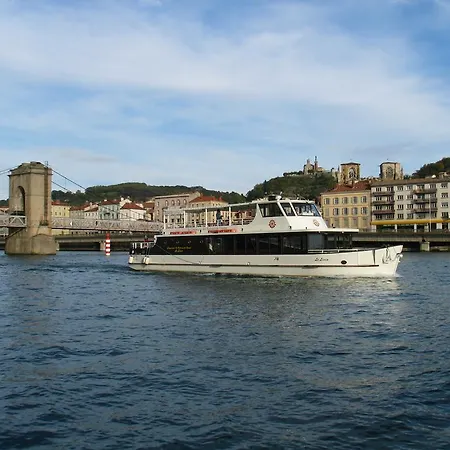 Heco Lyon Sud מלון *