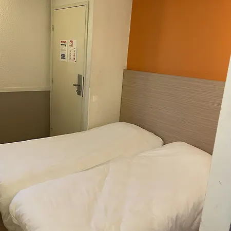 Première Classe Lyon Sud *