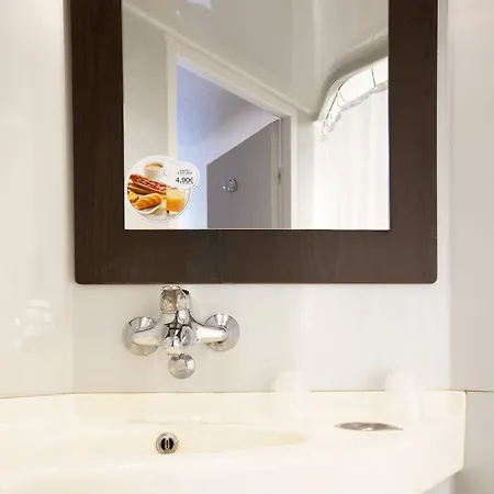 Heco Lyon Sud Hotel *