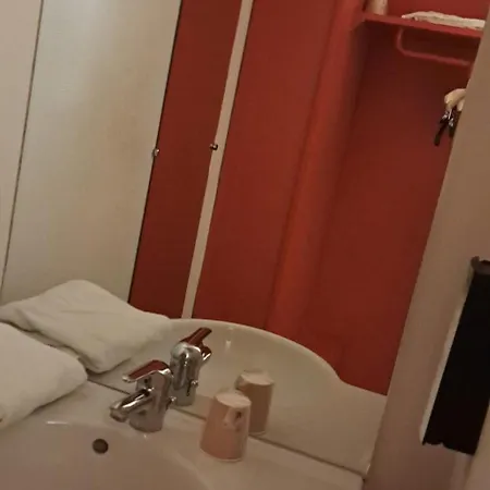 Première Classe Lyon Sud Hotel *