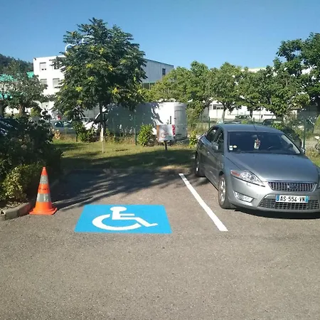 Première Classe Lyon Sud * Vienne (Isere)